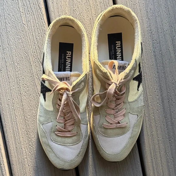 Golden Goose Running Beige and Black Star Sneakers Size 41 Like New!